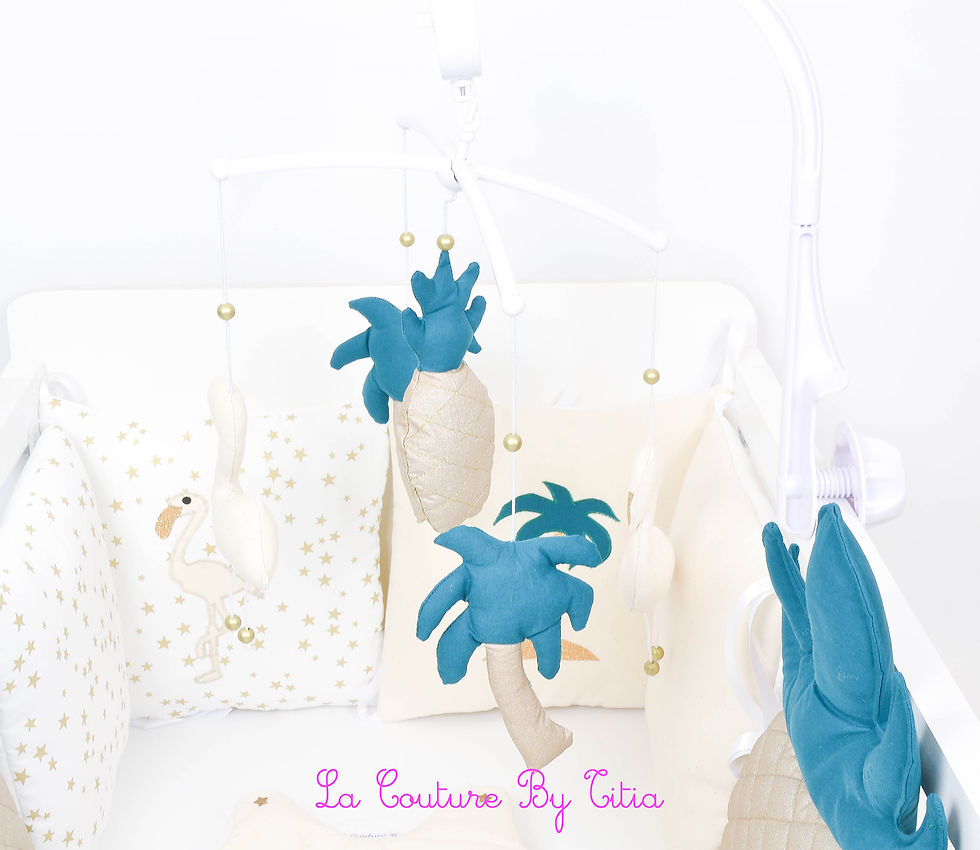 Miniature : Mobile musical bébé beige et or ananas, flamand rose et palmier