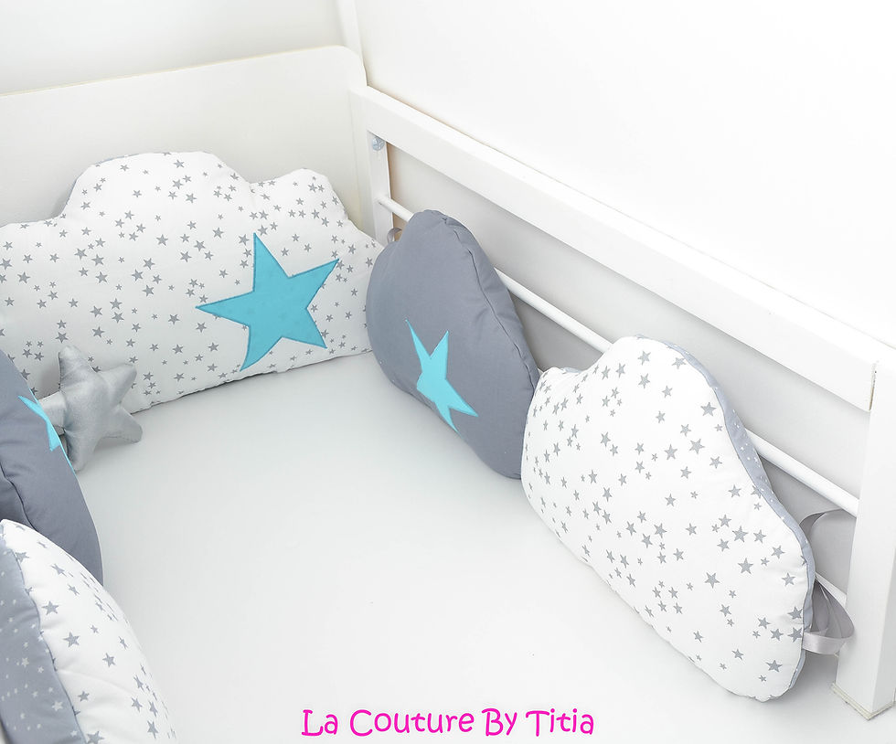 Miniature : Tour de Lit nuage 5 coussins pluie d'étoiles blanc, gris et étoiles turquoise