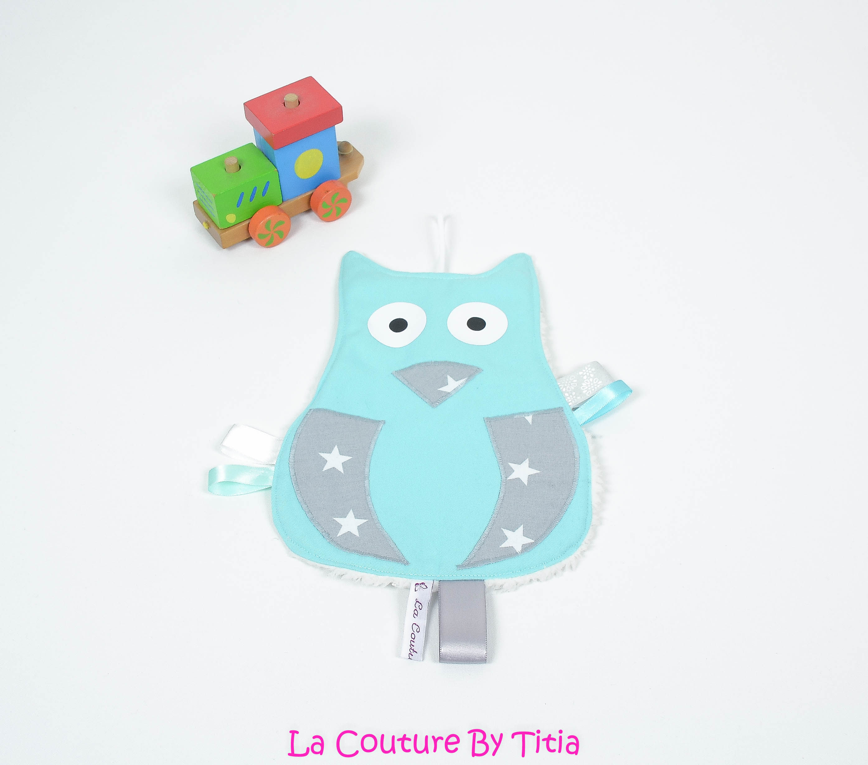 Doudou étiquette hibou chouette vert menthe et gris