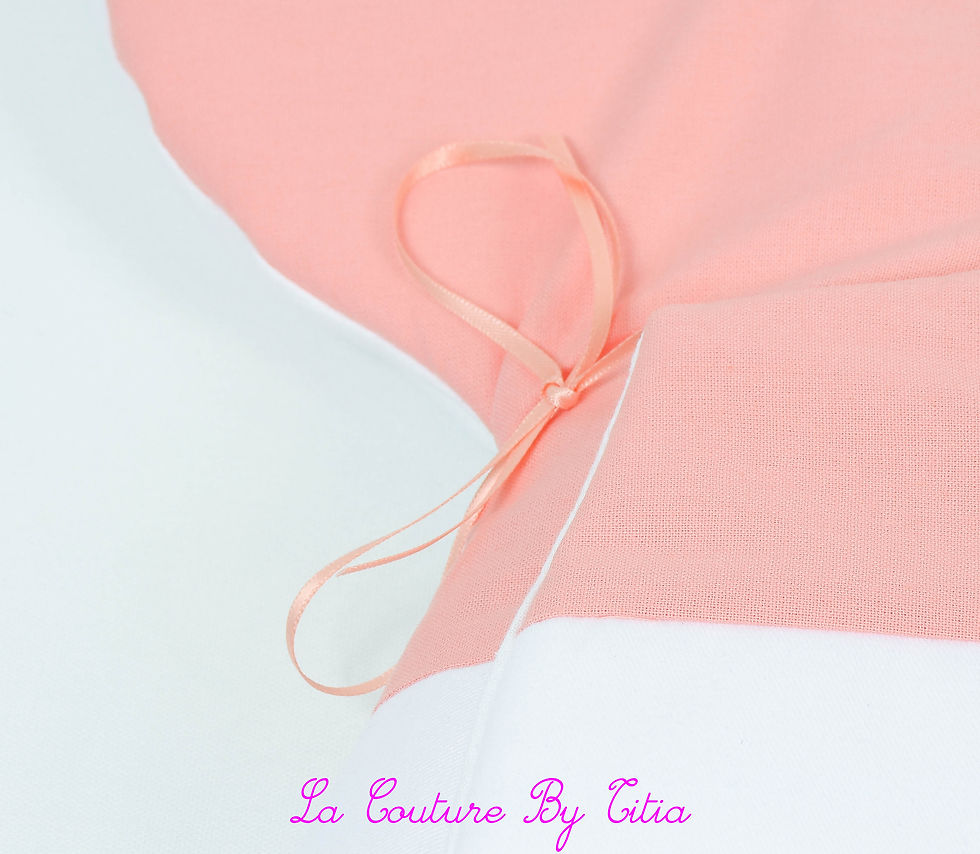 Thumbnail: Turbulette gigoteuse japonisante blanc corail et plumes or