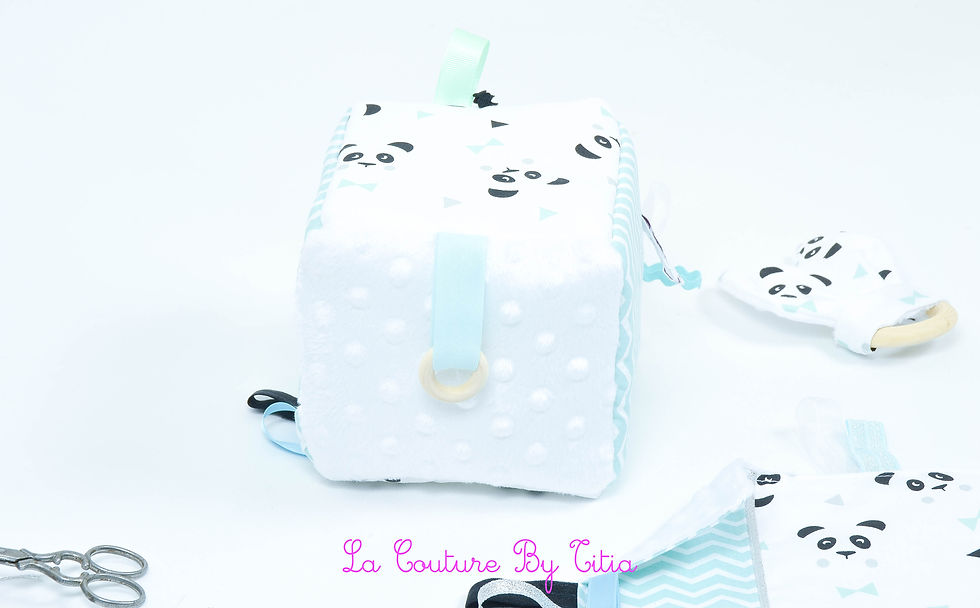 Miniature : Cube d'éveil inspiration Montessori, hochet et doudou panda et chevron vert