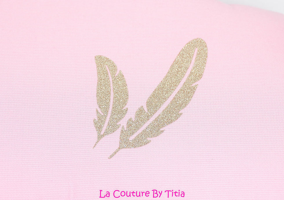 Miniature : Tour de Lit nuage 5 coussins rose, blanc plumes or et étoiles dorées