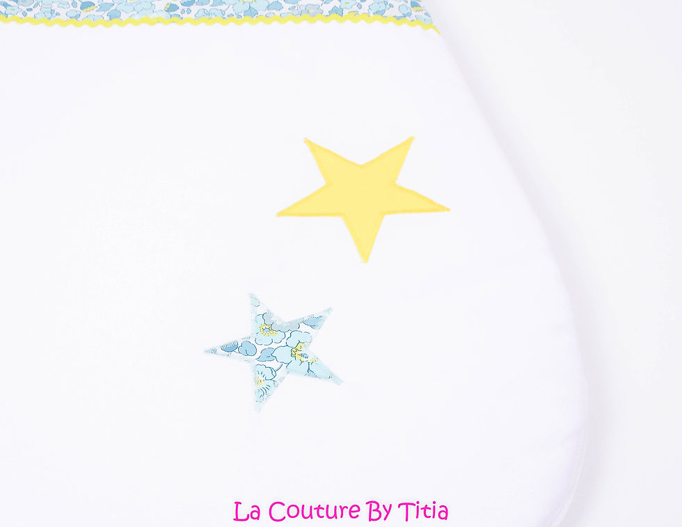 Thumbnail: Turbulette gigoteuse blanc, jaune et étoiles Liberty mitsi lemon