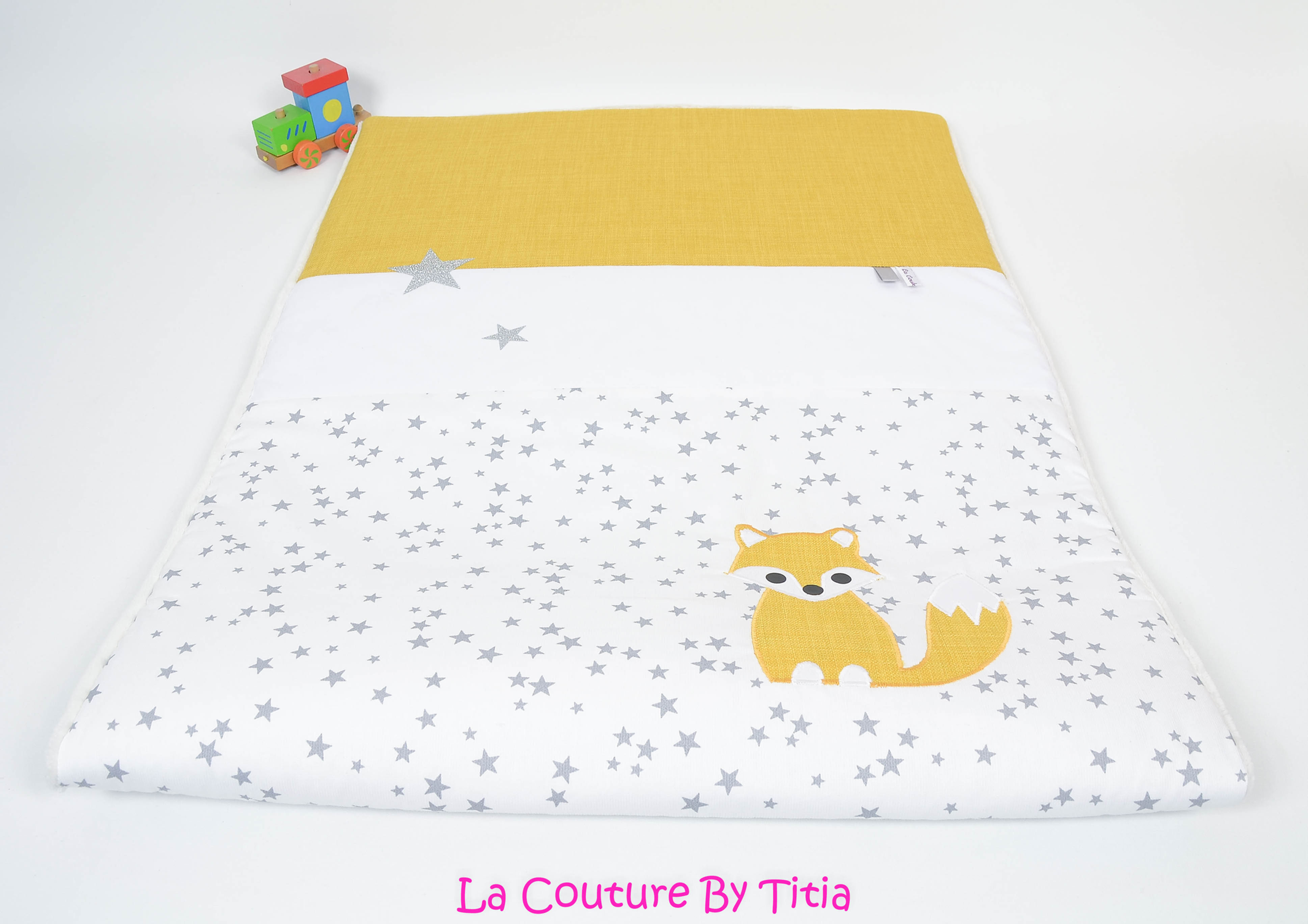 Couverture bébé personnalisable blanc étoiles glitter, gris et renard moutarde