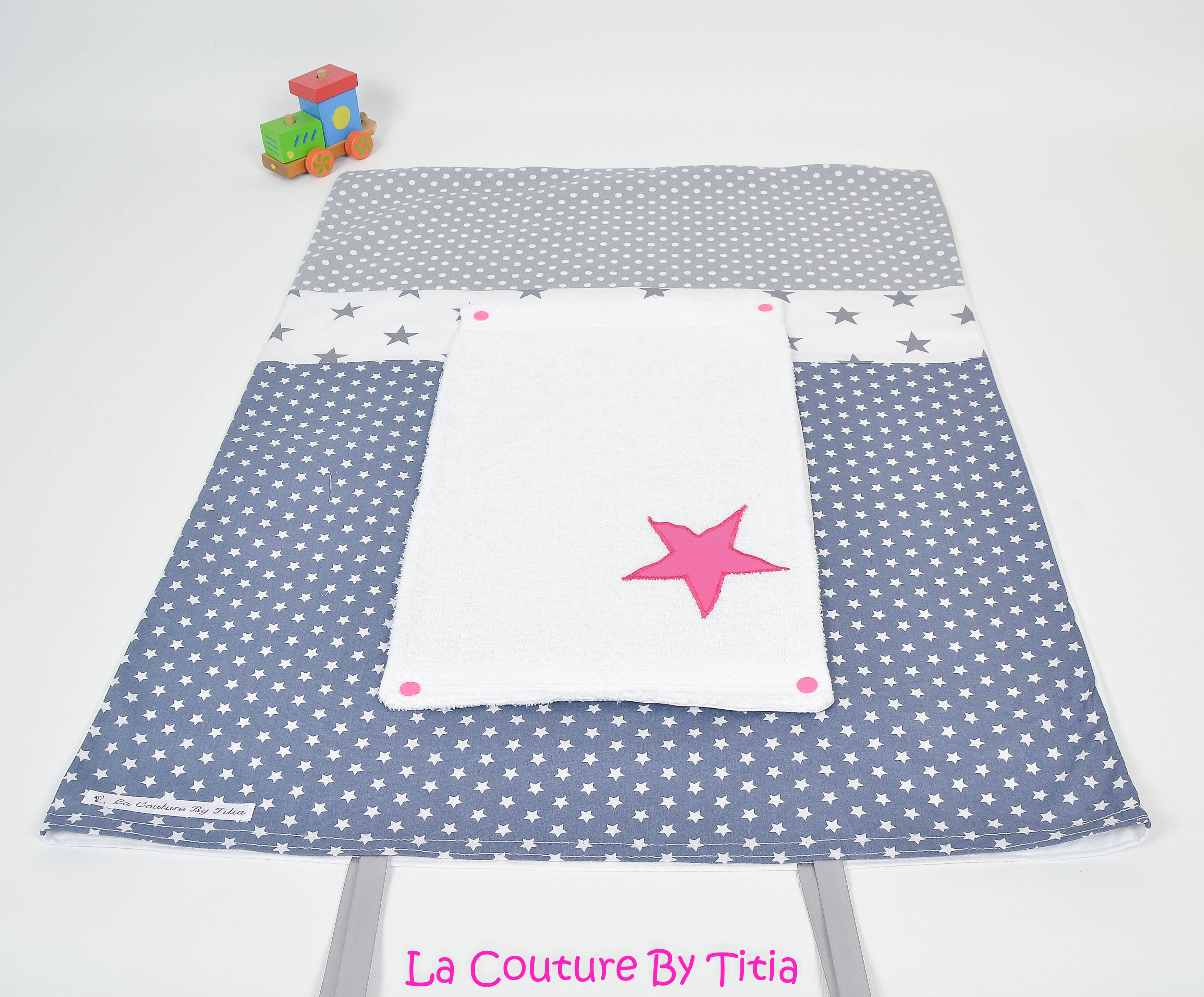 Housse de matelas à langer avec éponge gris et étoiles fuchsia