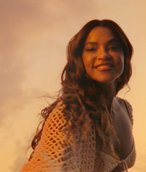 SMILES |  Ela só Pensa em Viajar