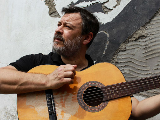 James Dean Bradfield- 'Even In Exile' um disco hábil que presta um tributo ao legado de Jara.