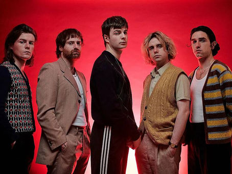 Fontaines D.C. anuncia nova versão de ‘Skinty Fia’; conheça ‘Go Deo’