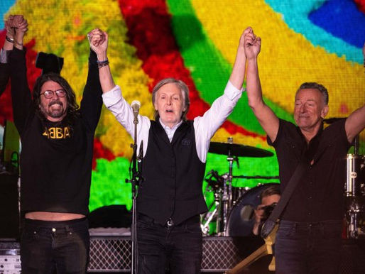 Confira Bruce Springsteen e Dave Grohl se juntarem a Paul McCartney no palco do Glastonbury 2022