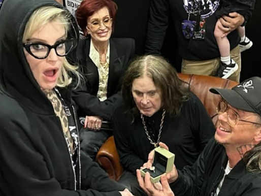 DJ Sid Wilson, do Slipknot, ajoelhou-se para pedir em casamento sua filha, Kelly Osbourne — bem na frente dele
