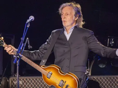 Mulher que encontrou baixo histórico de McCartney espera por recompensa