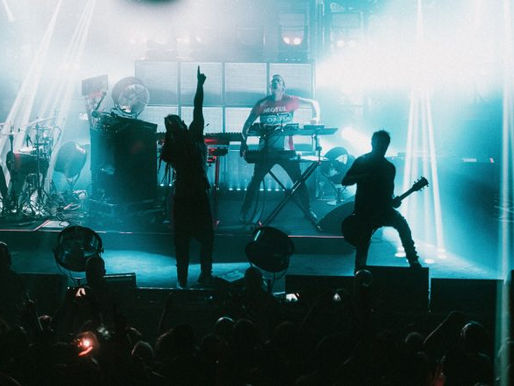 Incrível: The Prodigy faz seu primeiro show ao vivo desde a morte de Keith Flint; assista