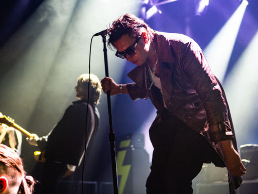 Os Strokes se apresentam no The Roundhouse, em Londres.