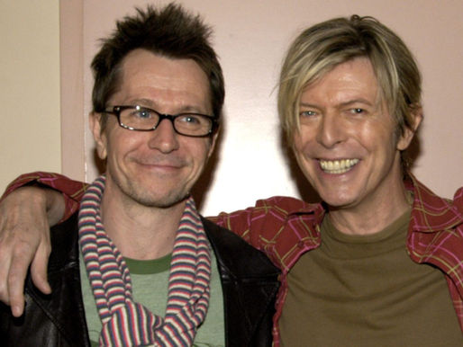 Gary Oldman e David Bowie em 2004