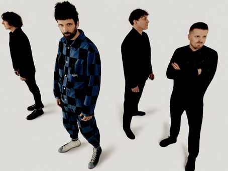 Kasabian elenca as diferenças entre humanos e IA no novo single, 'Algorithms'; confira
