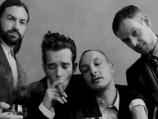 The 1975 estreia nova música ‘I’m In Love With You’ no show em Tóquio