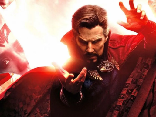 'Doutor Estranho 2' não se desenvolve como filme, mas faz Sam Raimi e Olsen brilharem nas telas