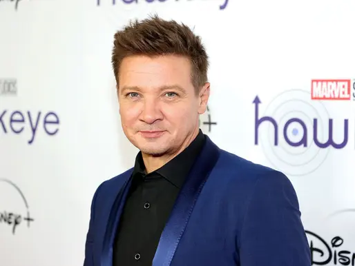 Jeremy Renner, o Gavião Arqueiro da Marvel, relembra detalhes assustadores de grave acidente