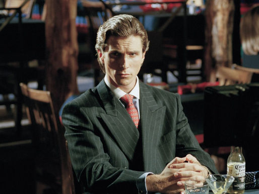 Christian Bale no set de filmagem de 'Psicopata Americano'.