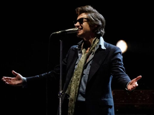 Glastonbury 2023: Arctic Monkeys continua liderando o Pyramid Stage