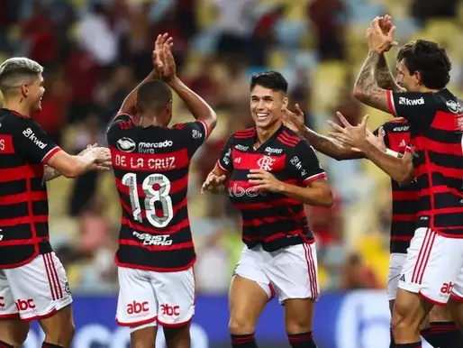 Flamengo vence São Paulo por 2 a 1 em partida emocionante pelo Brasileirão