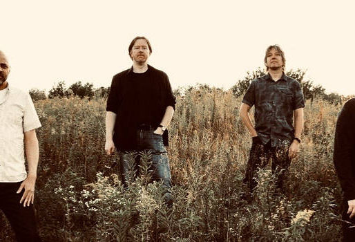 Em There Are No Ordinary Moments, a Ovrfwrd entrega um disco incrível, cheio de musicalidades marcantes e variações