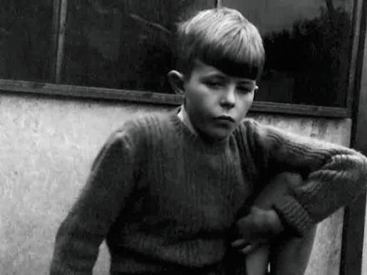 David Bowie quando criança em Bromley, sul de Londres.