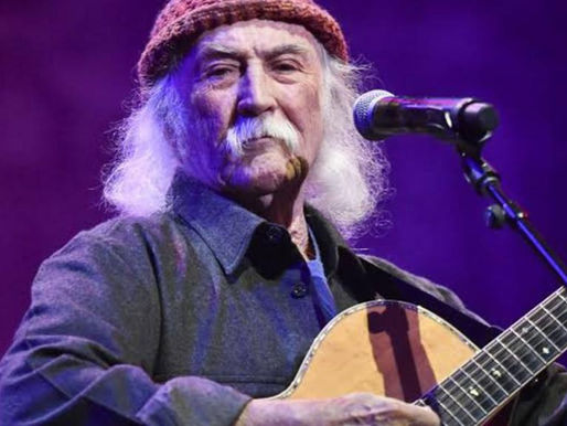 Graham Nash presta homenagem a David Crosby; confira