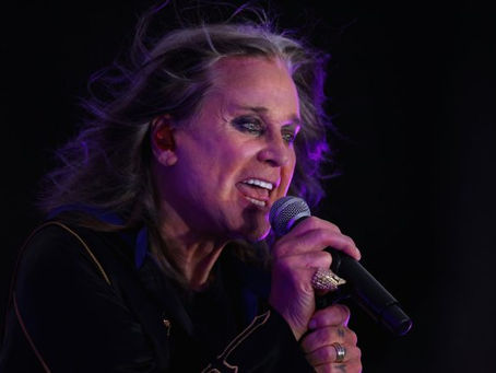 Ozzy Osbourne sobre fazer shows ao vivo: "vou continuar mesmo que precise de alguém para me levar"