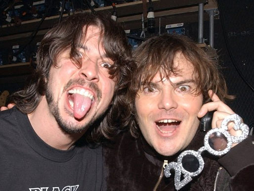 Foo Fighters e Jack Black juntos em espetacular cover de 'Big Balls' do AC/DC