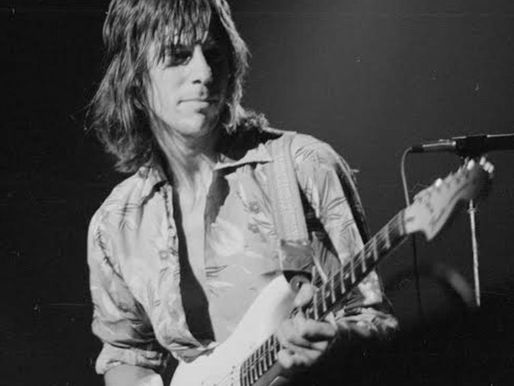 Jeff Beck, uma lenda da guitarra que criou e revolucionou o mundo da música com seu estilo próprio