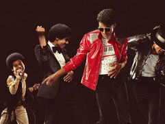 Jaafar Jackson como Michael Jackson na cinebiografia Michael