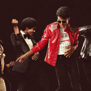 Jaafar Jackson como Michael Jackson na cinebiografia Michael