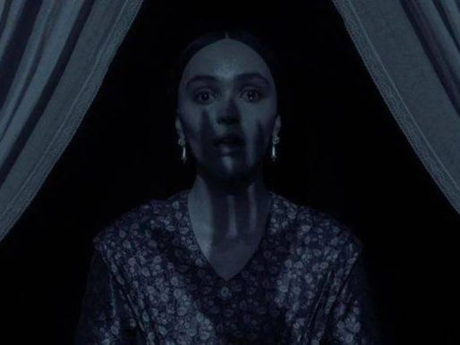 "Nosferatu" ganha novo pôster destacando Lily-Rose Depp e o vampiro de Bill Skarsgård