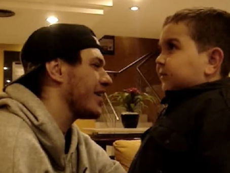 Em 2008, Chorão realizou o sonho de fã cego e manteve contato com a família até o fim