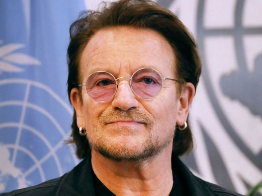 Bono Canta 'Redemption Song' de Bob Marley no Festival de Cinema de Sarajevo
