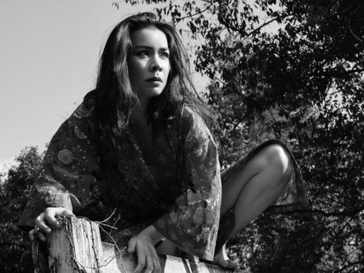 Em 'The Land Is Inhospitable and So Are', Mitski canta sobre as tristezas e alegrias da vida