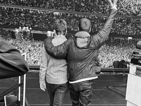 Oasis retornou no dia 4 de julho com um show no Principality Stadium de Cardiff,