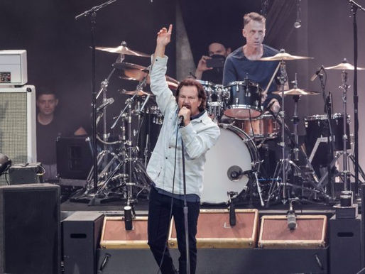 Pearl Jam retorna ao palco para encerrar sua turnê europeia em Amsterdã; confira