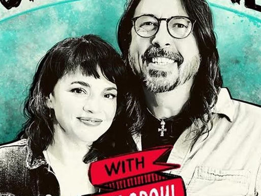 Em podcast com Norah Jones, Dave Grohl surpreende fãs ao tocar faixas raras do Foo Fighters