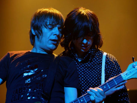 Bobby Gillespie e Gary 'Mani' Mounfield, Brixton Academy, Londres. 1 de dezembro de 2006.