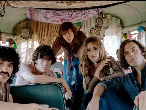 Riley Keough revela bastidores dos ensaios da minissérie 'Daisy Jones & The Six'