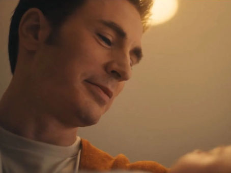 Chris Evans, como Steve Roger, o Capitão America em Vingadores: Doutor Destino