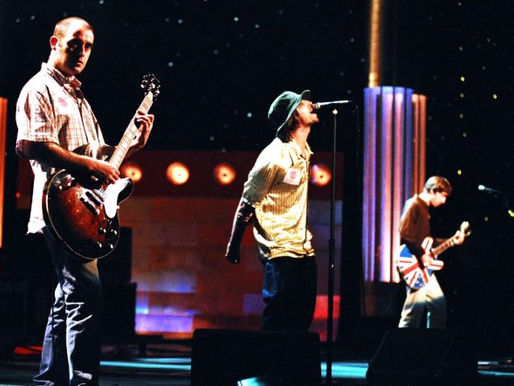 Oasis deve anunciar mais datas para a turnê de reunião no Reino Unido em 2025, com Bonehead se juntando à banda