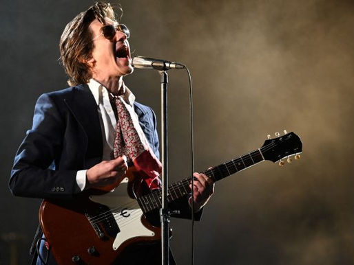 Arctic Monkeys cancela show em Dublin devido a doença antes de Glastonbury