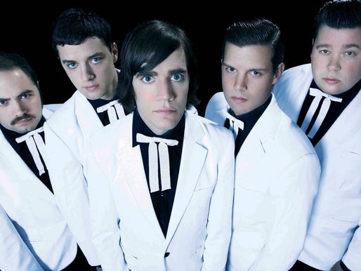 The Hives apresenta versão estridente ao vivo de 'Hate To Say I Told You So'; confira