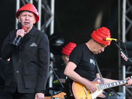 DEVO anuncia seus últimos shows, marcando o fim de uma era