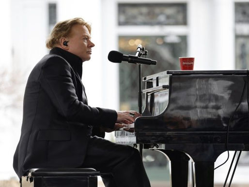 Axl Rose diz que Lisa Marie Presley queria que ele tocasse 'November Rain' em seu memorial