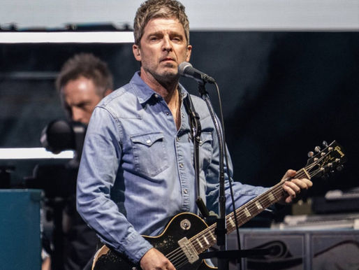 Noel Gallagher no Principality Stadium em 4 de julho de 2025 em Cardiff, País de Gales.