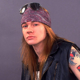 Axl Rose, vocalista do Guns N' Roses, em 1987